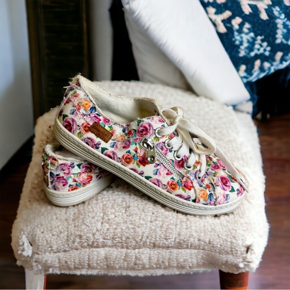 Blowfish Shoes - Floral Pattern Blowfish Canvas Sneakers Size 6.5